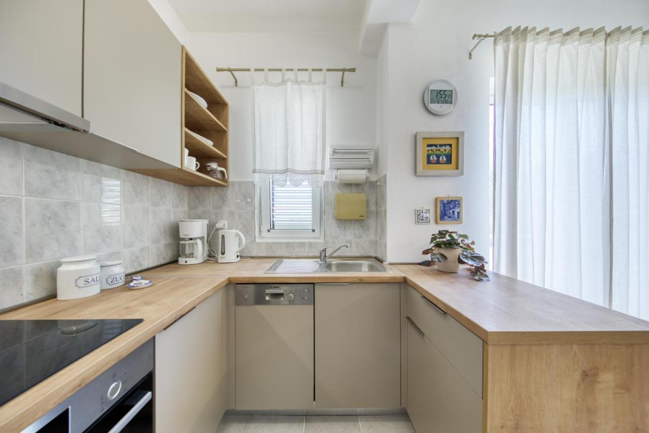Apartment Justina Murter Exterior photo